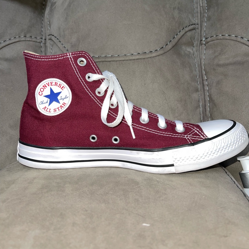 Maroon Converse High Top size 11 W 9 M
